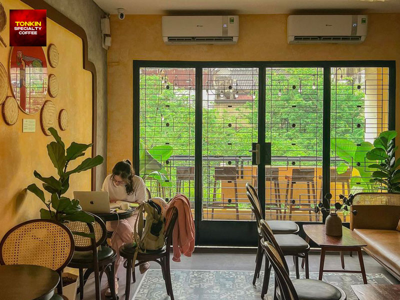 How to drink Vietnamese Egg Coffee