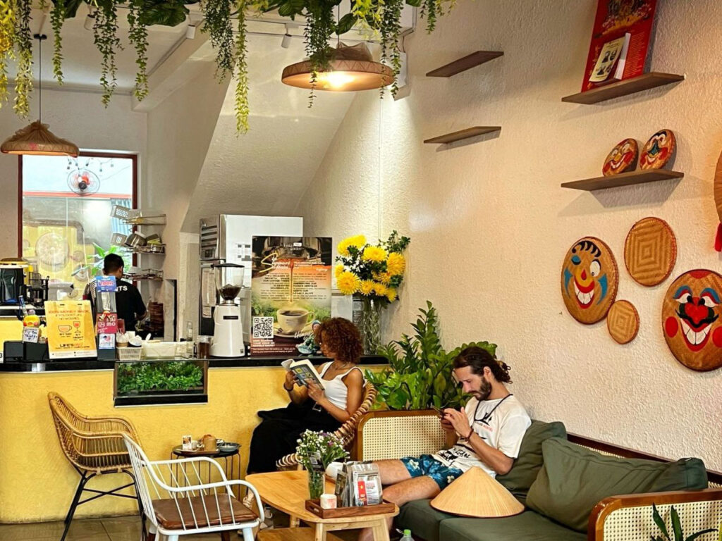 Egg Coffee in District 3