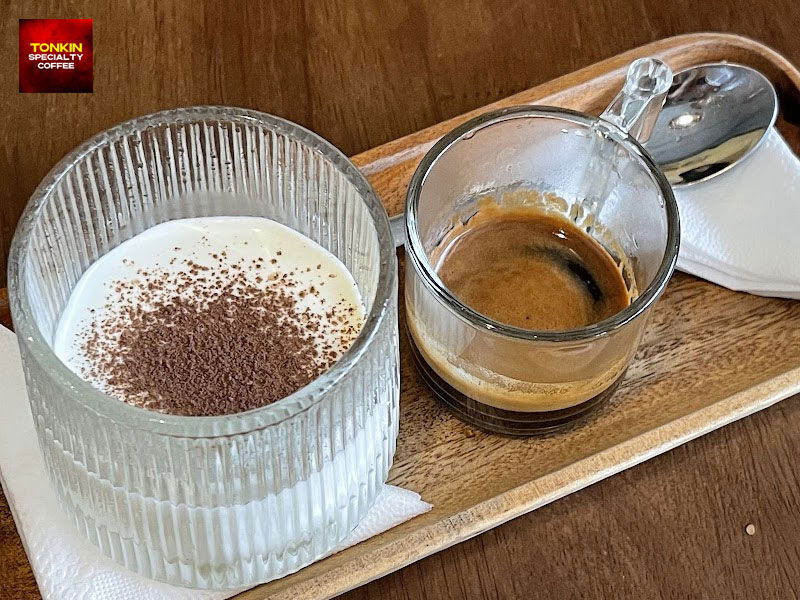 Famous Egg Coffee Shop in Ho Chi Minh