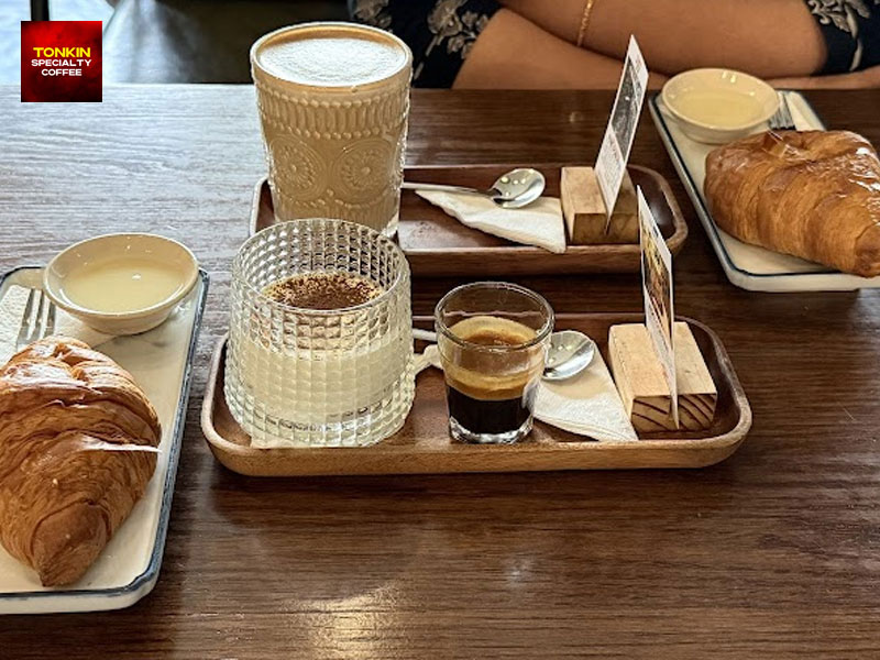 Famous Egg Coffee Shop in Ho Chi Minh