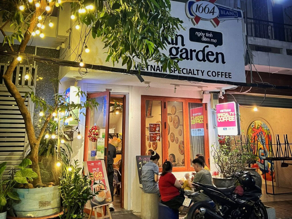 Cafes Open Lunar New Year Ho Chi Minh City