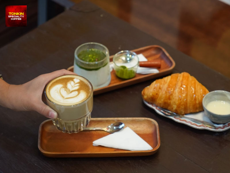 Best Coffee Shops in District 1 Near Ben Thanh Market
