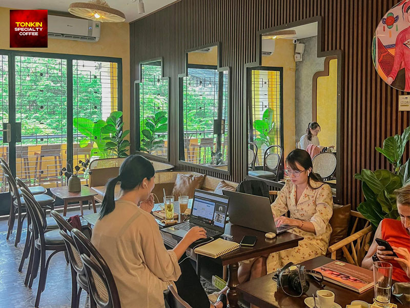 Coffee Shops for Working in District 1