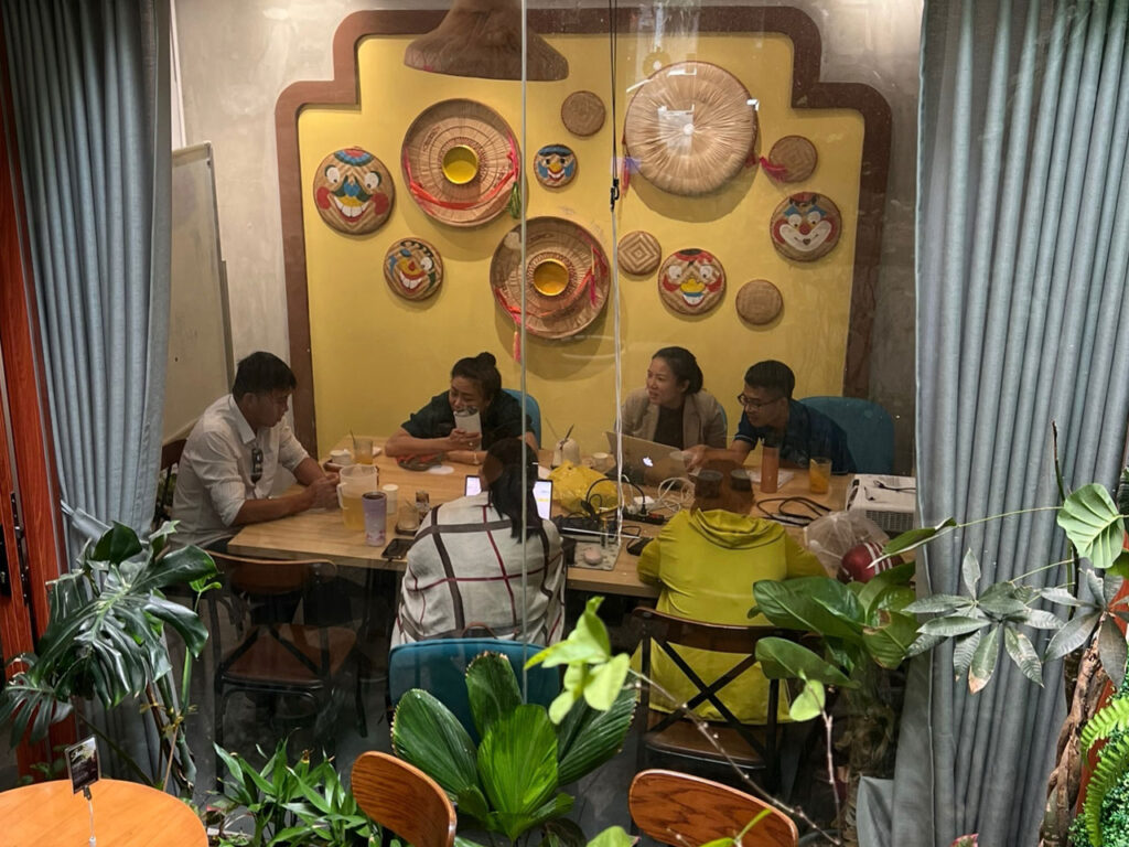 Coffee Shops for Working in District 1