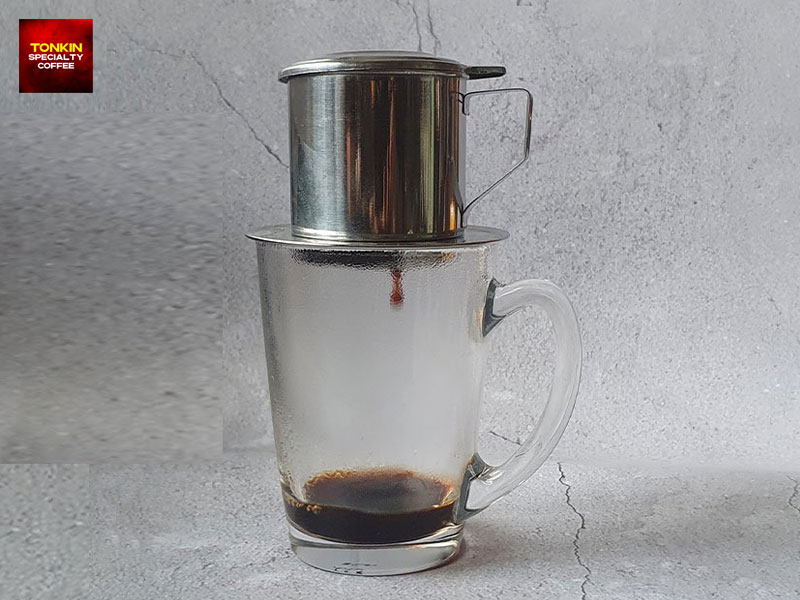 How to Use a Vietnamese Coffee Filter 