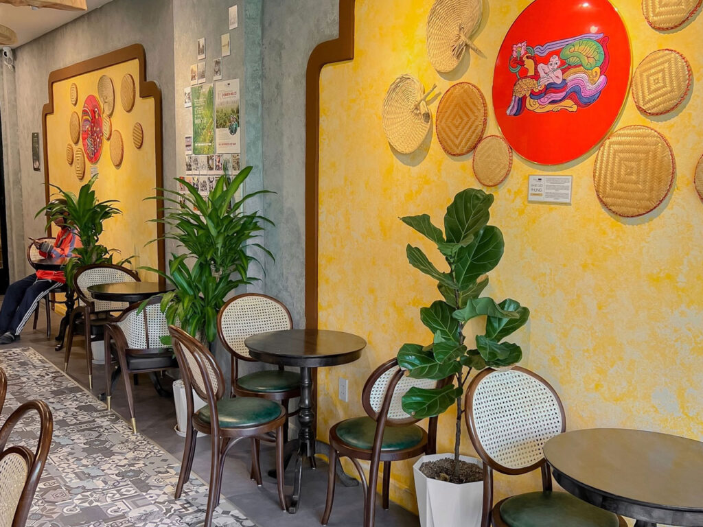 Vintage-Style Coffee Shops Near Ben Thanh