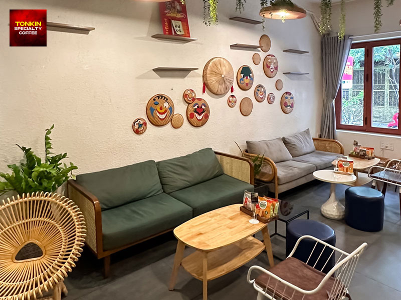Vintage-Style Coffee Shops Near Ben Thanh