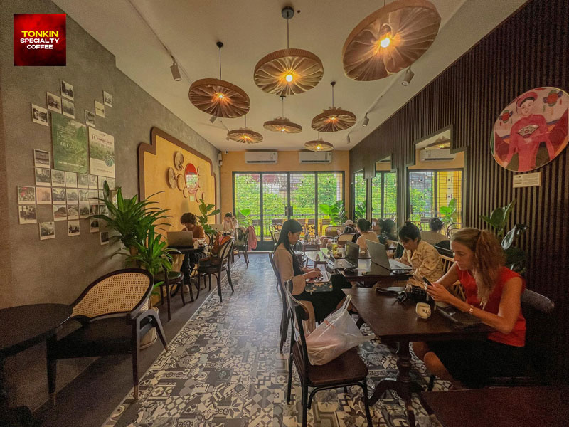 Vintage-Style Coffee Shops Near Ben Thanh