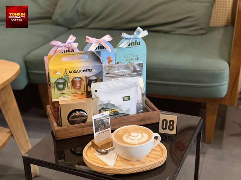 Best Cafés in Saigon for Travelers With Luggage