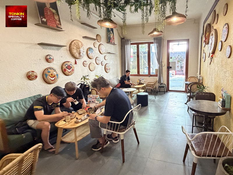 Best Coffee Shops Near Major Attractions in Saigon