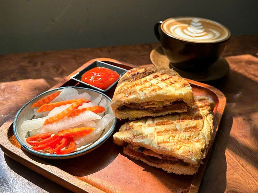 Best Morning Coffee and Breakfast Near Ben Thanh
