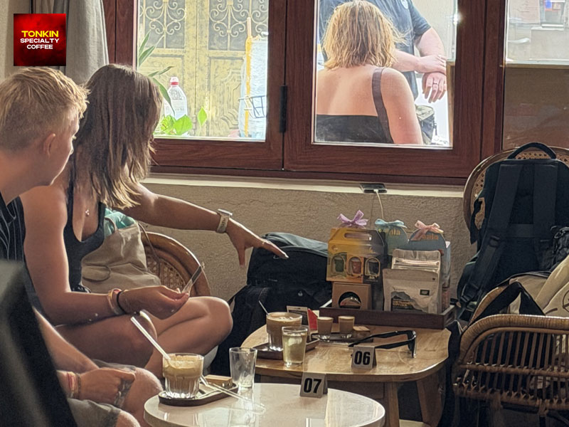 Best Vietnamese Coffee Cafés for Backpackers in Saigon