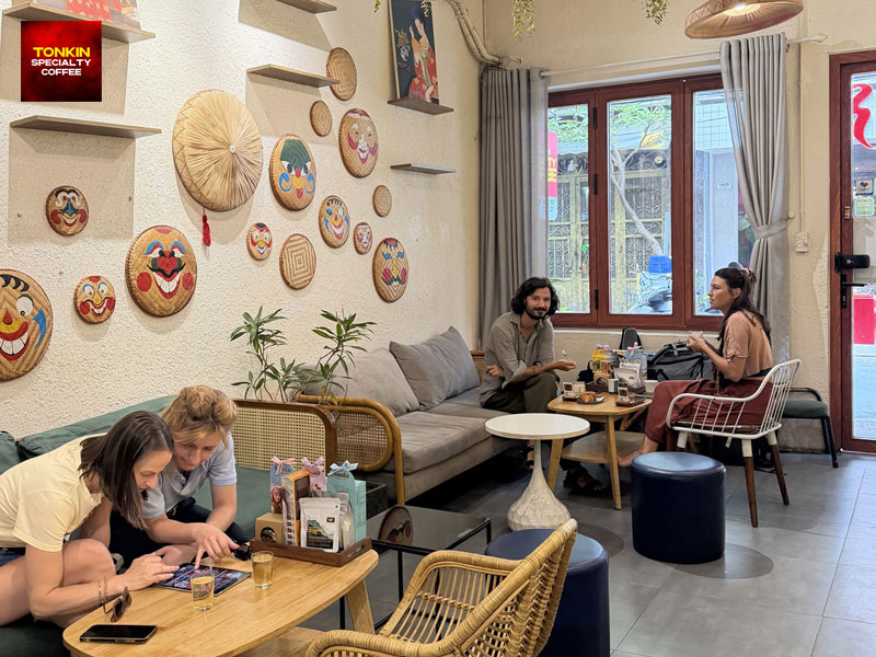 coffee culture in Saigon for tourists