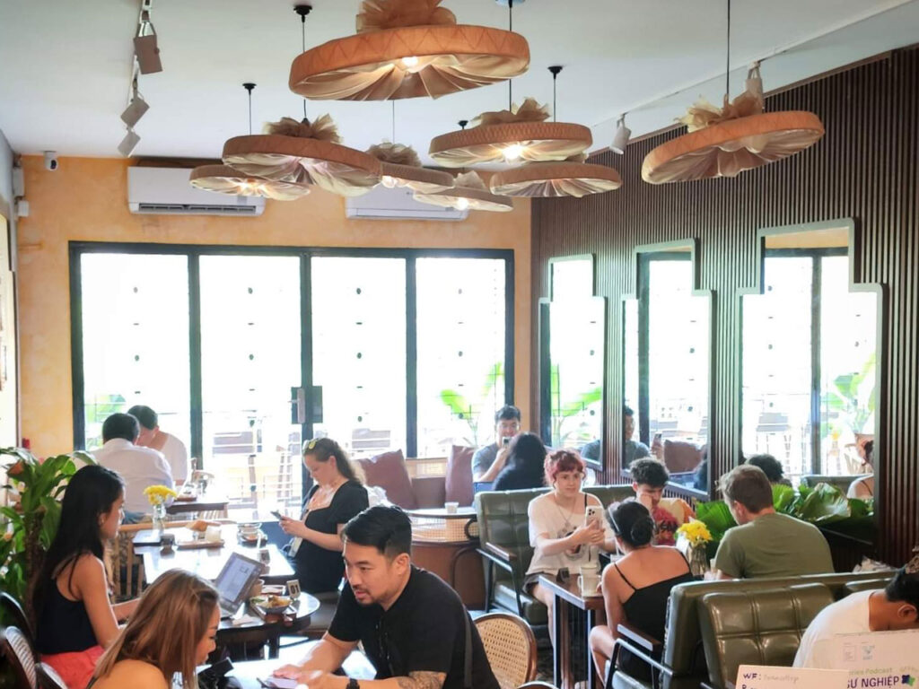 Coffee Shops With Air Conditioning in Saigon