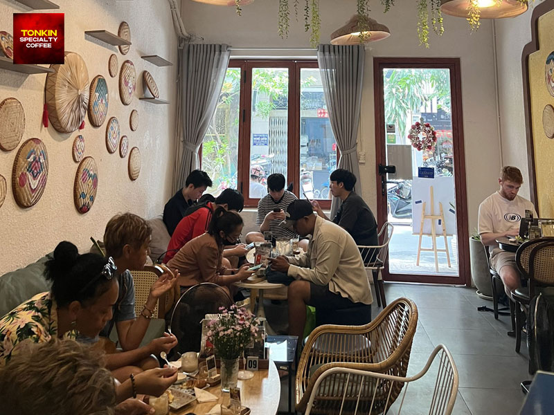 Egg Coffee Near Independence Palace vs Ben Thanh Market