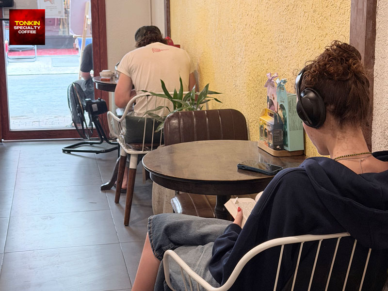 Coffee Stop Between Ben Thanh Market and Nguyen Hue Walking Street