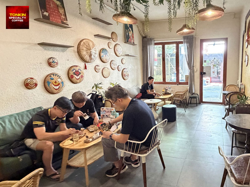 Cozy Cafés in Downtown Saigon 
