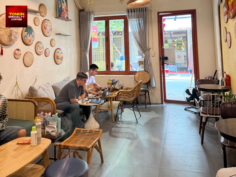 Peaceful Cafés Near Ben Thanh Market