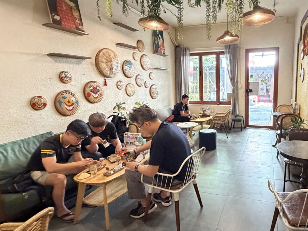 Which Tourists Usually Prefer Salt Coffee