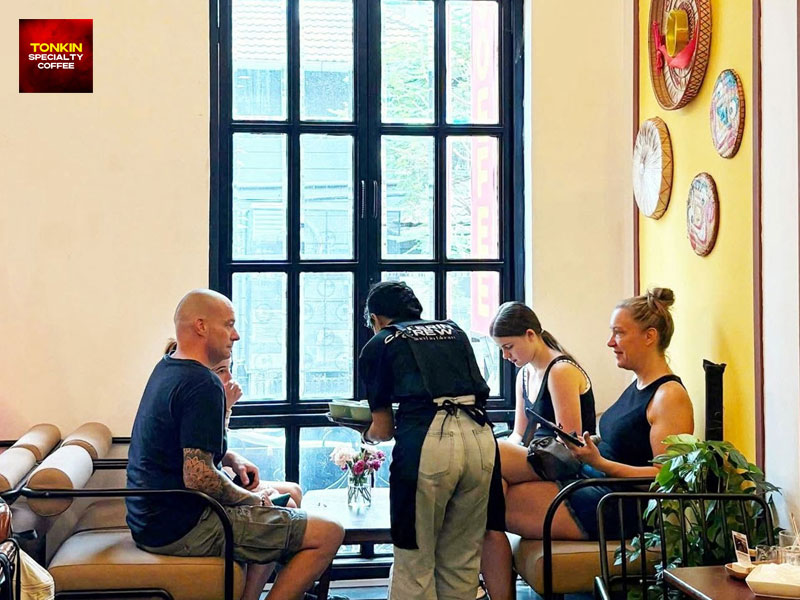 Cafe Between Nguyen Hue and Saigon River