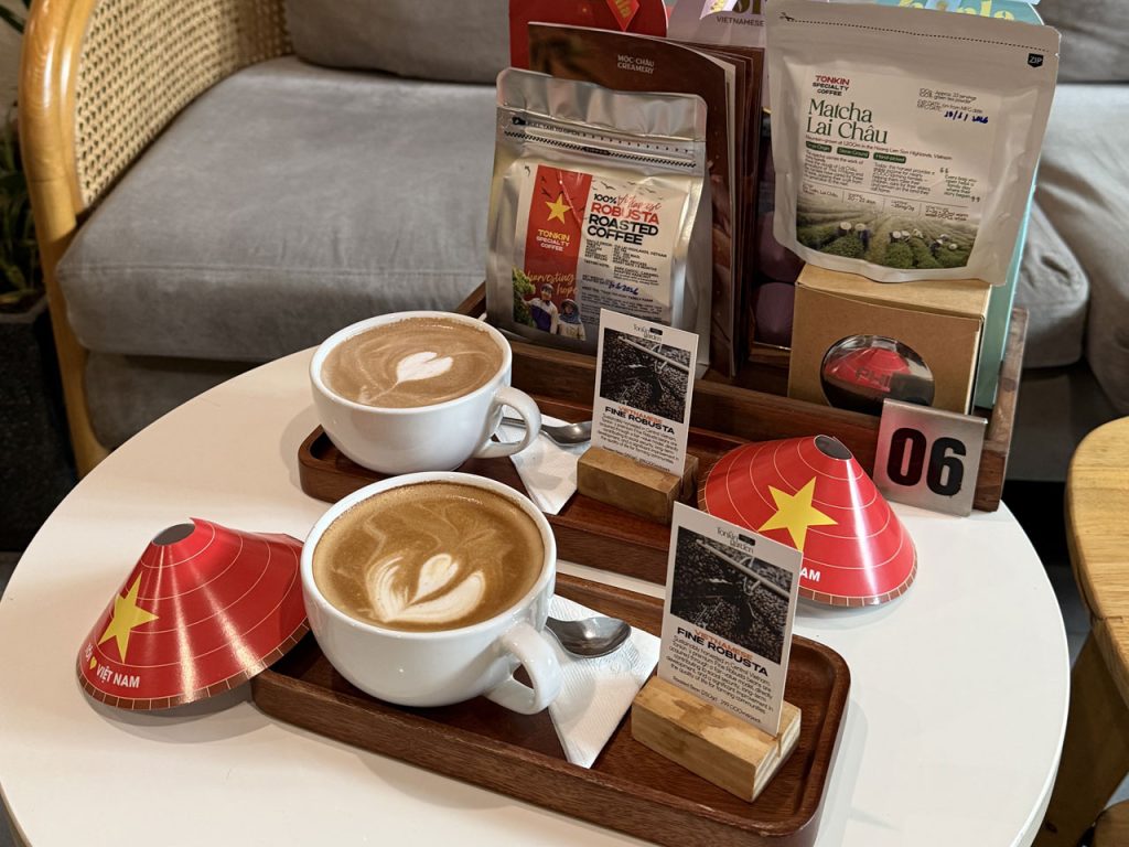 Cafe Between Nguyen Hue and Saigon River