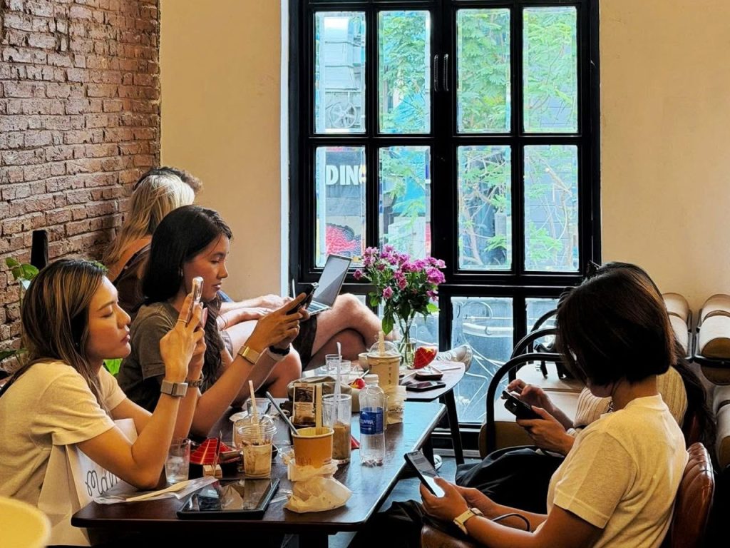 西贡歌剧院附近的越南咖啡店