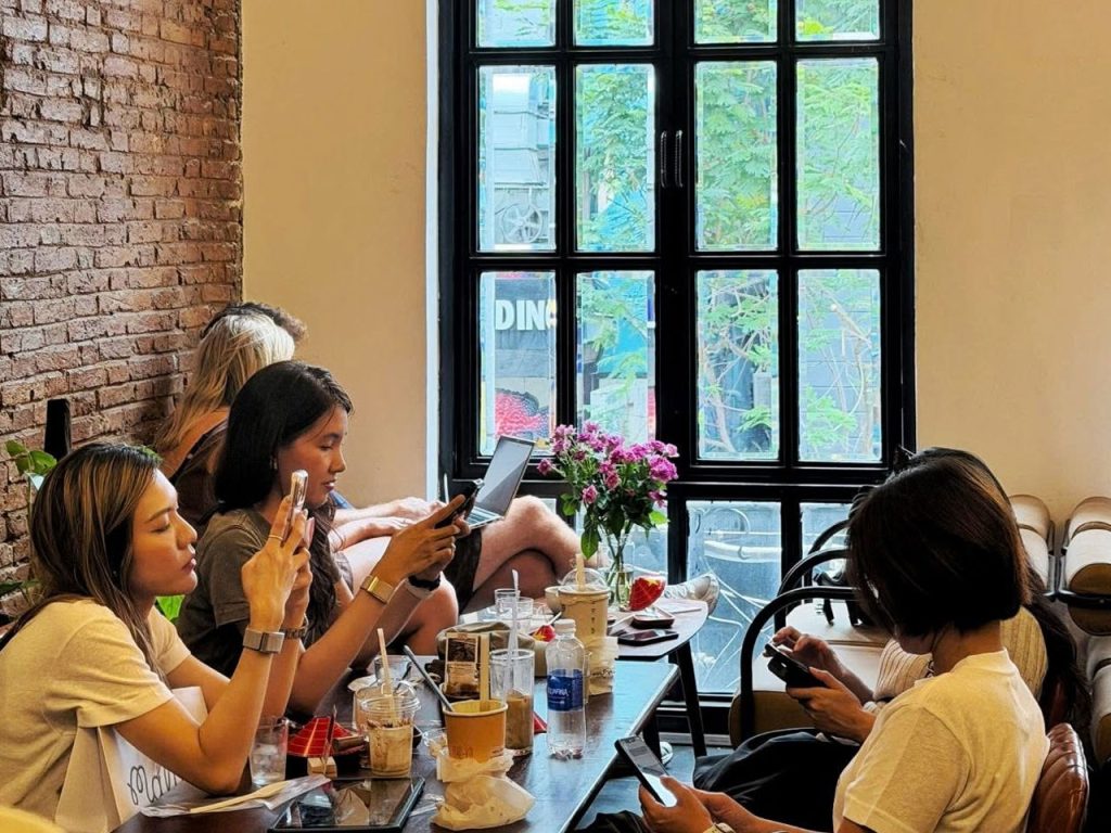 阮惠步行街附近的越南咖啡