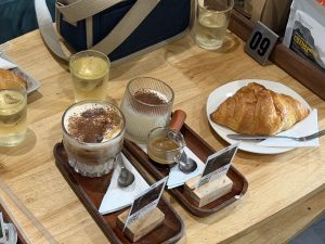 圣母大教堂附近适合游客喝的鸡蛋咖啡