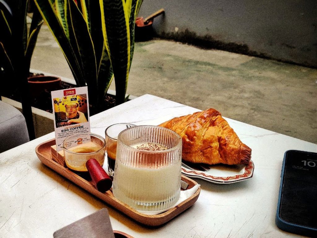 胡志明市书街逛完后去哪里喝鸡蛋咖啡