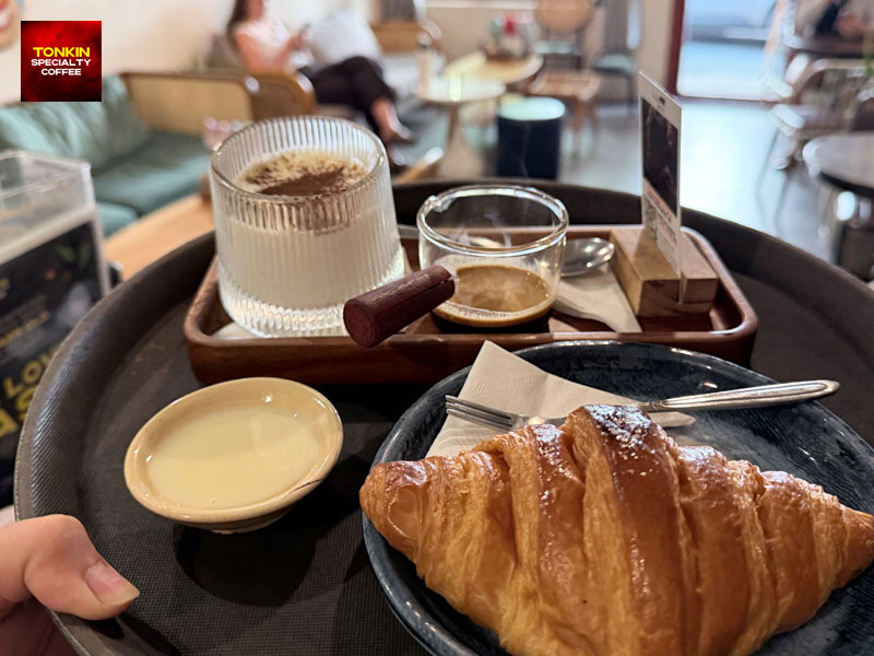 동커이 거리 근처 카페