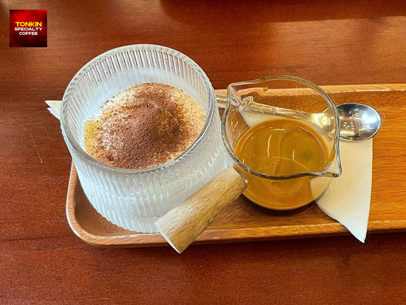 How long should you whip egg coffee cream