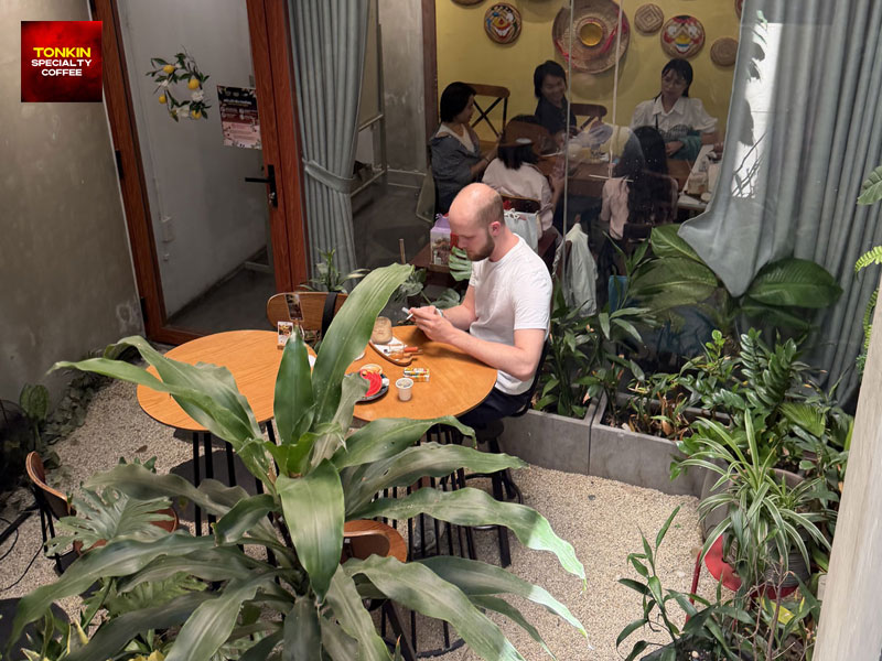 Tonkin Garden Cafe Reviews